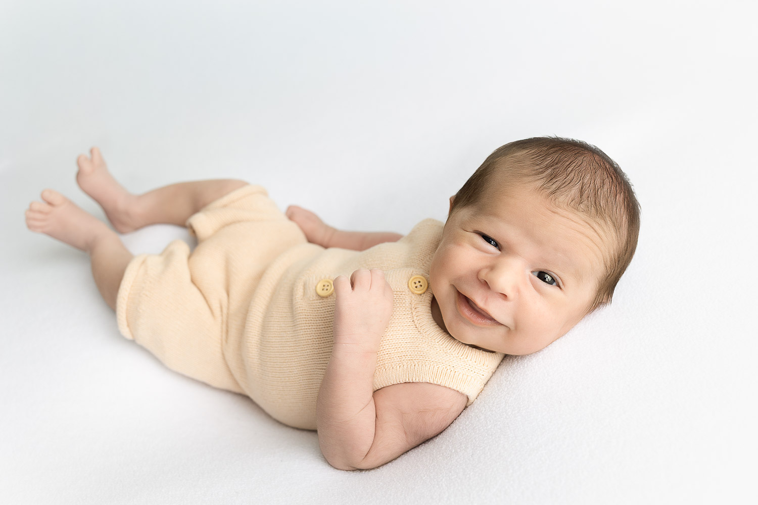 Photographie de naissance réalisée au studio Elisa Baron près d'Angers